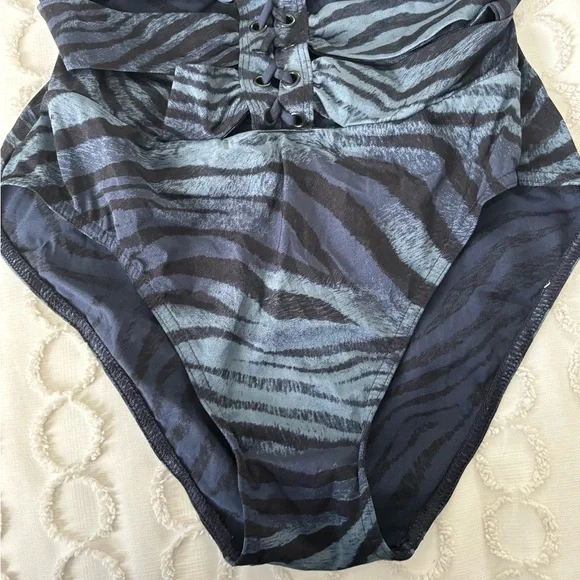Zebra Print One Piece Swimsuit - Picture 5 of 8
